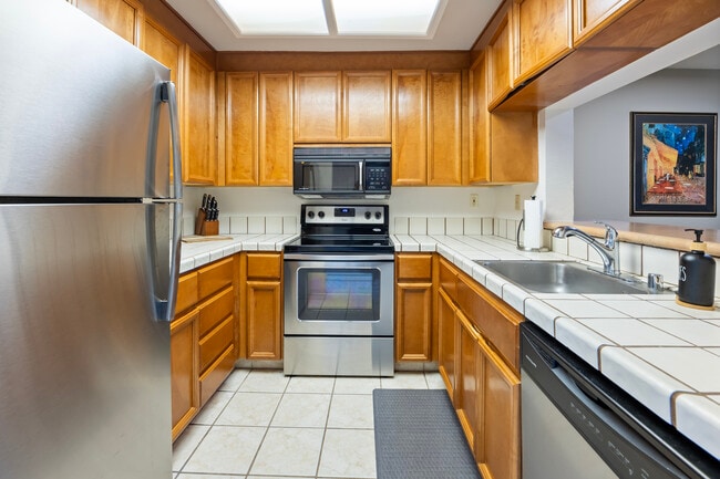 Building Photo - 198 Oriole Cir