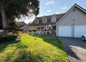 Building Photo - 7653 Sucia Pl NW