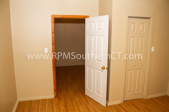 Foto del edificio - 21 Shelton Ave