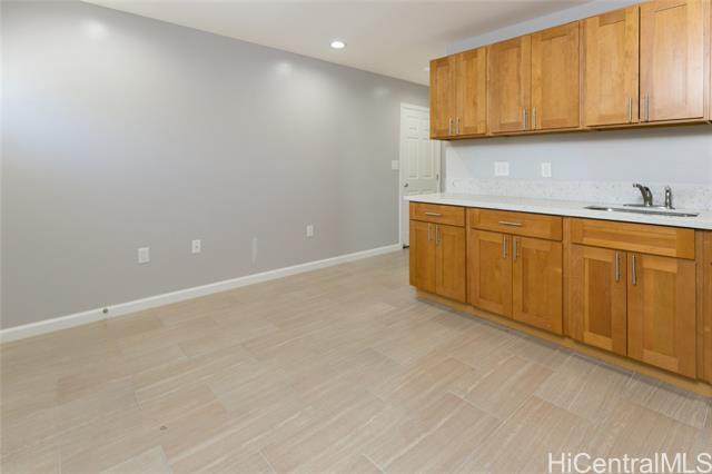 Building Photo - 1801 Lanakila Ave