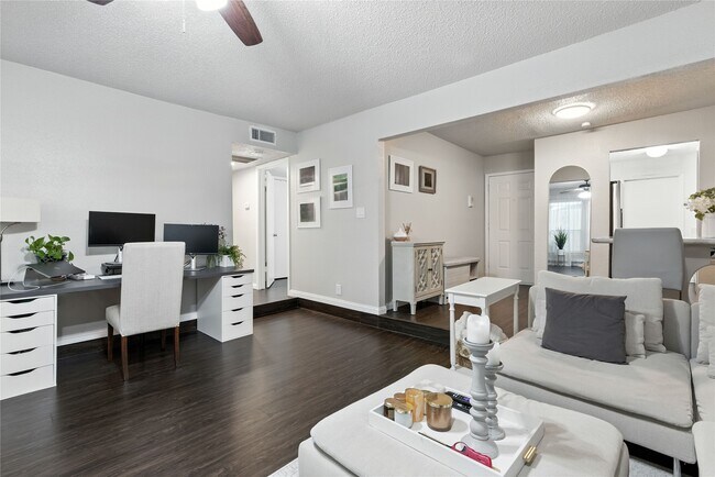 Foto del edificio - 2277 S Kirkwood Rd