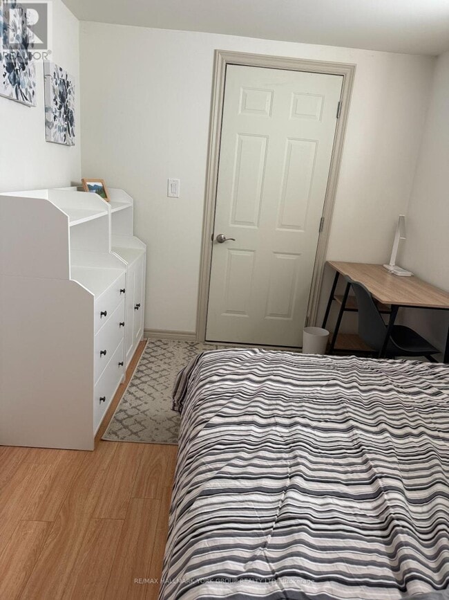 Photo du bâtiment - 2 Coates Ave