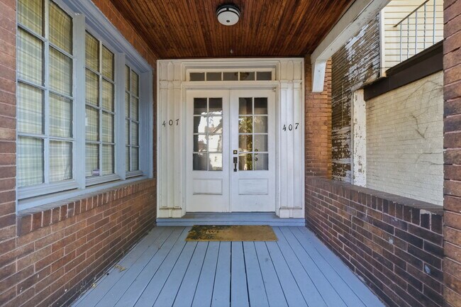 Foto del edificio - 407 Biddle Ave