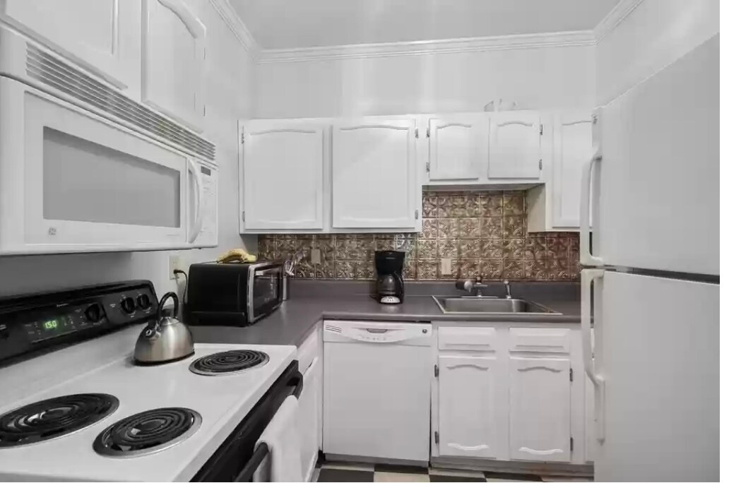 Primary Photo - 430 Lindbergh Dr NE