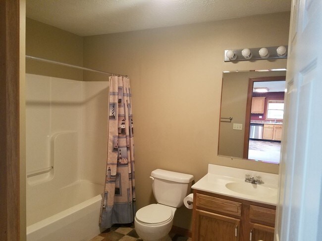 Building Photo - 3 br, 2.5 bath House - 207 Willowdale Road