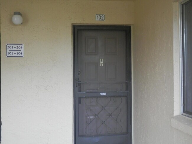 Foto del edificio - 3212 Strawflower Way