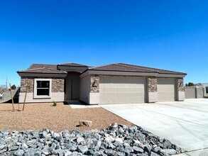 Building Photo - 4003 Roma Rd