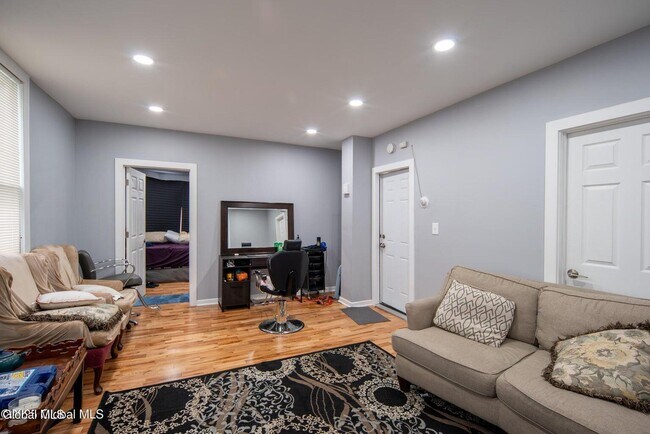 Foto del edificio - 138 Main St