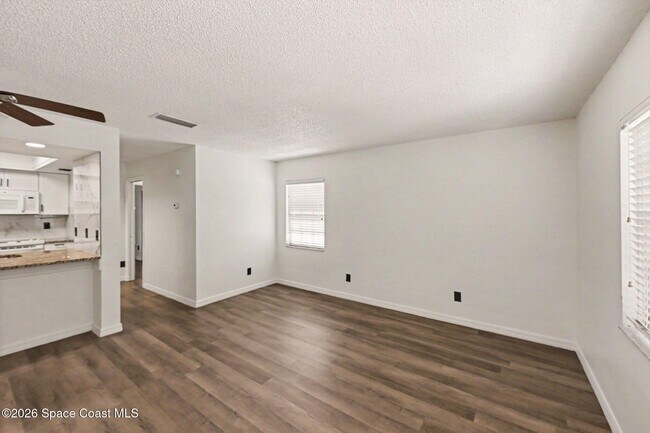 Foto del edificio - 3100-3111 Sir Hamilton Cir