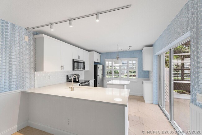 Foto del edificio - 2406 SW Danbury Ln