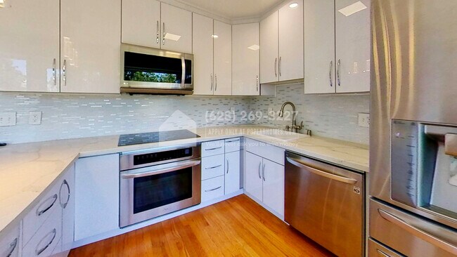 Building Photo - 530 W Olympic Pl