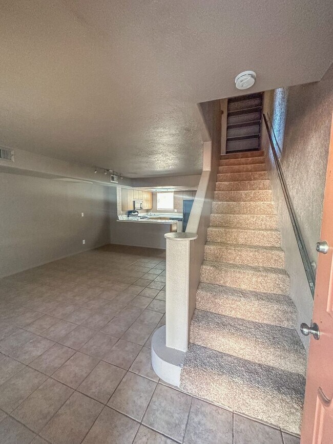 Building Photo - 423 Las Casitas Way