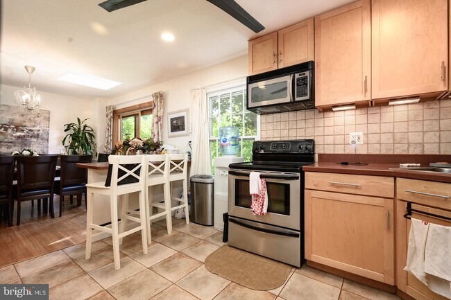 Foto del edificio - 11708 Magruder Ln