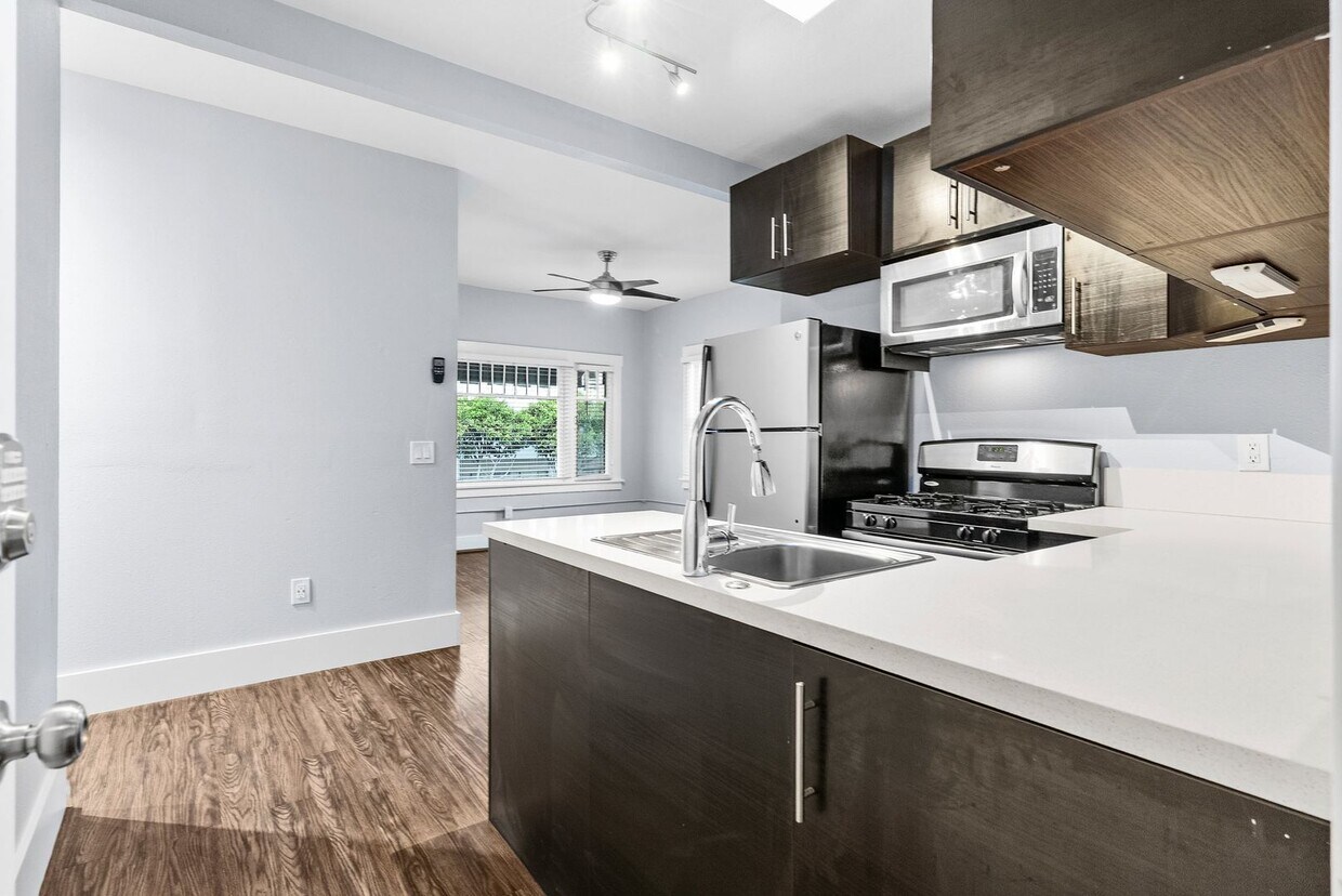 Foto principal - 138 Elm Ave