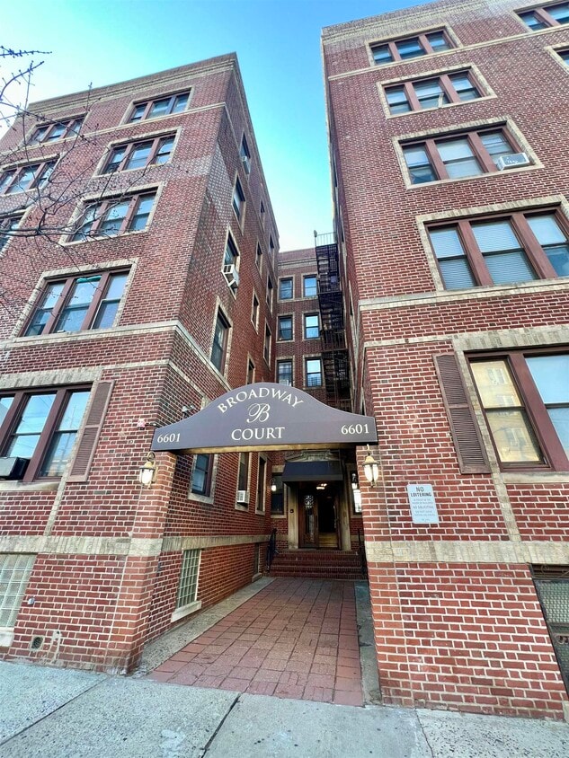 Primary Photo - 6601 Broadway