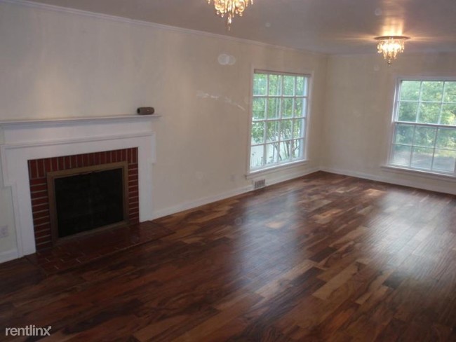 Building Photo - 3 br, 1.5 bath House - 5577 N Lydell Ave