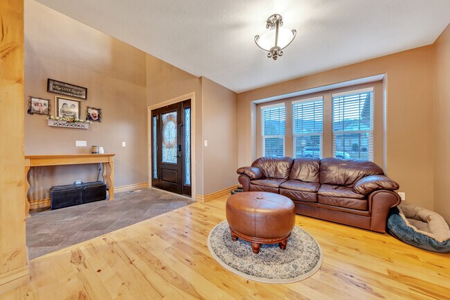 Entryway - 2302 S Morgan Rd