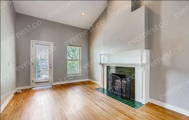 Foto del edificio - 1100 Logan St