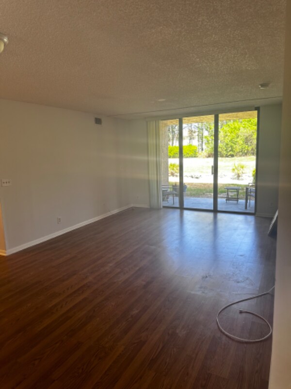 Building Photo - 5721 Riverside Dr