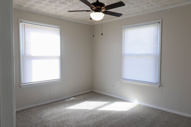 Foto del edificio - Charming 3 Bedroom Brick Home