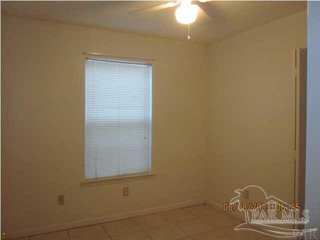 Building Photo - 3428 Riverside Dr