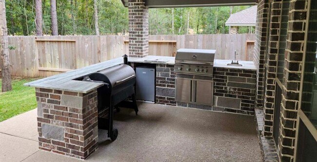 Foto del edificio - 713 Sunset Point Ct