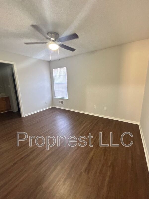 Foto del edificio - 801 Barrington Woods Cove