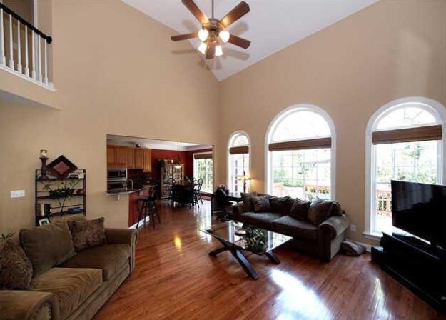 Building Photo - 1214 Dobson Dr