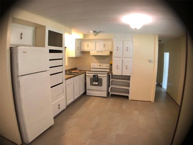 Building Photo - 9861 Rebecca Ln
