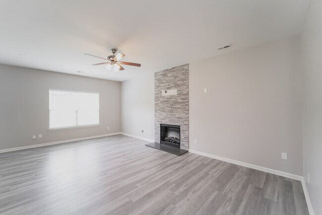 Foto del edificio - 802 Wesley Alan Ln