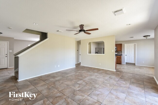 Foto del edificio - 330 Las Puertas