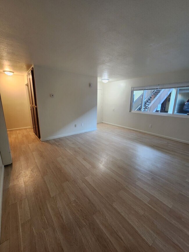 Foto del edificio - 749 Longbranch Ave