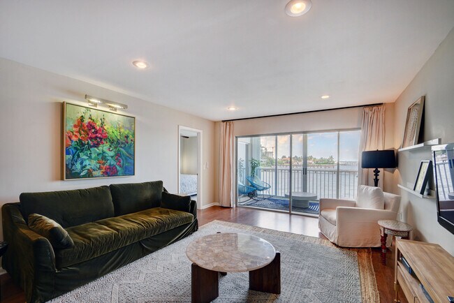 Foto del edificio - 410 Wilma Cir