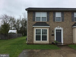 Building Photo - 346 Zea St