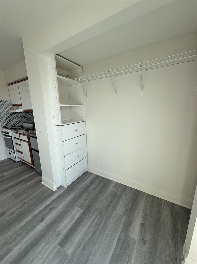 Foto del edificio - 5787 SW 72nd St