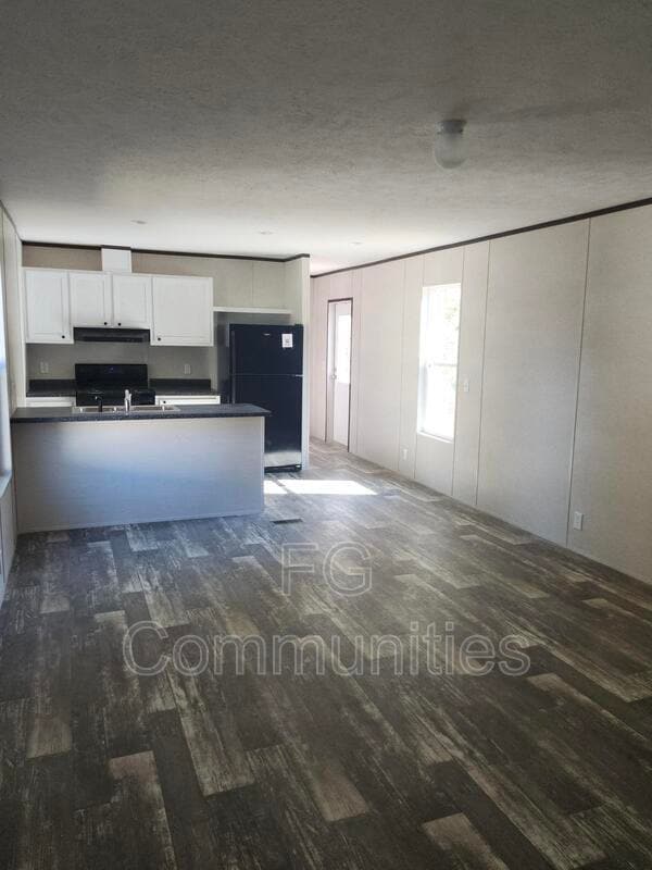 Building Photo - 711 Leasburg Rd