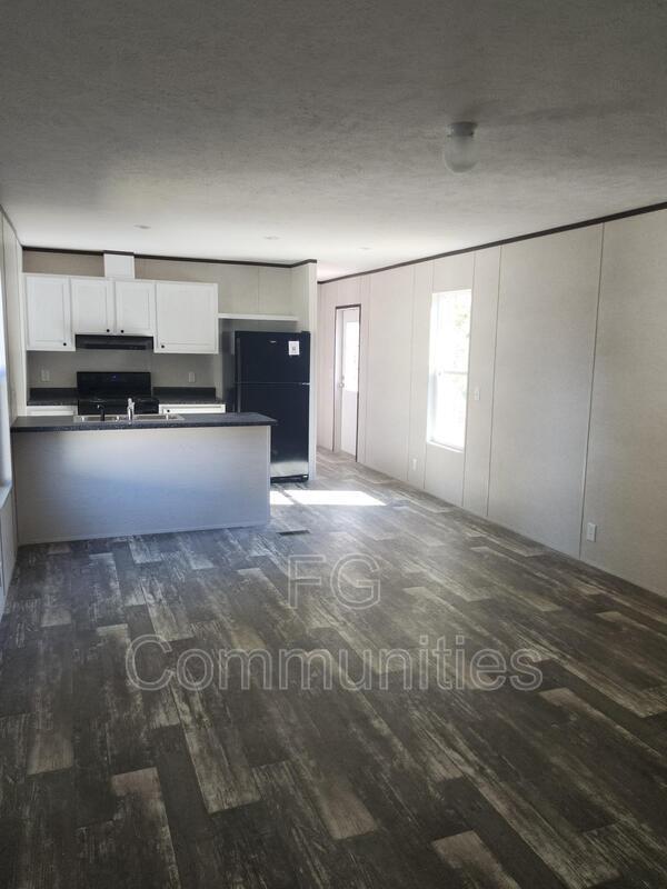 Foto del edificio - 711 Leasburg Rd