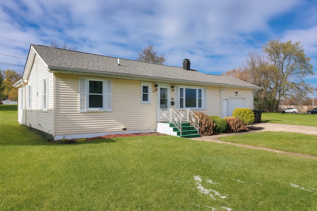 Primary Photo - 1317 Fairview Ave