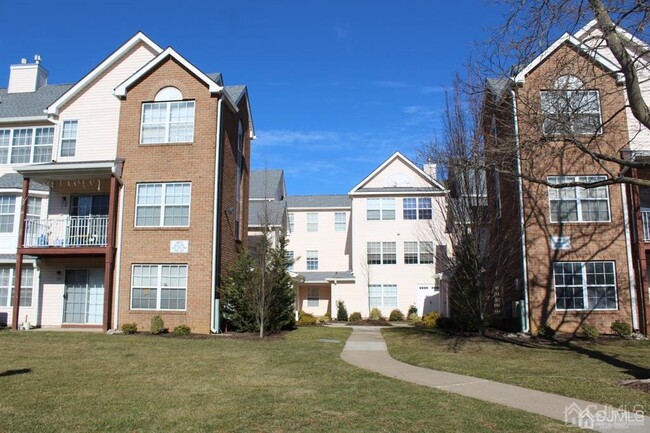 Building Photo - 306 Plymouth Rd