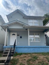 Building Photo - 1728 W Oak St