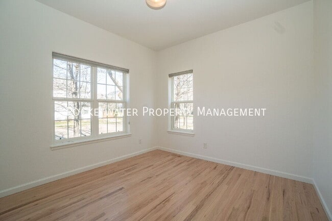 Foto del edificio - 1237 St John St