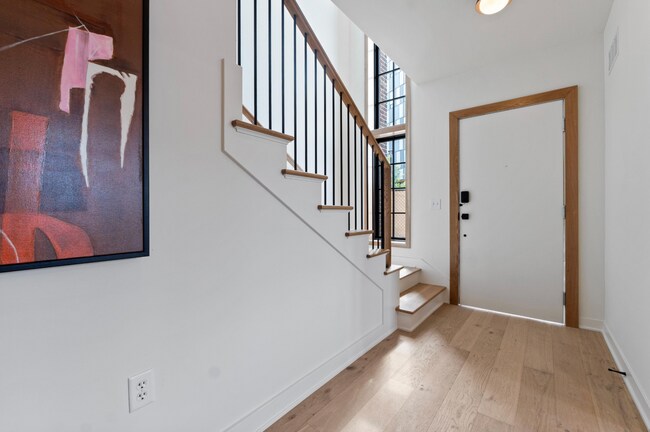 Foto del edificio - 537 E 19th St