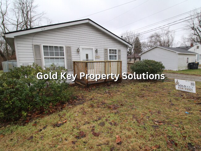 Foto del edificio - One-level 2 BR 1 BA House with Back Deck and Central Air (NO SECTION 8)