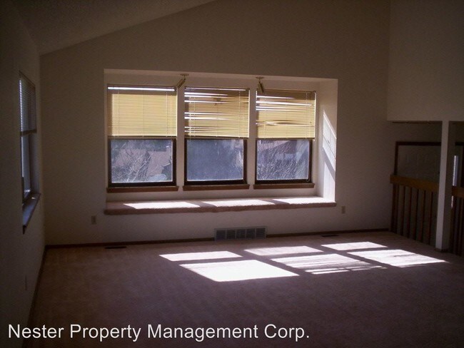 Building Photo - 5257 Willowbrook Rd