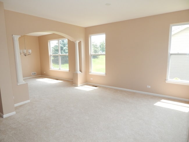 Building Photo - 751 Lake Cornish Way