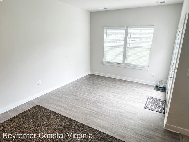 Building Photo - 5 br, 2.5 bath House - 122 Asbury Way