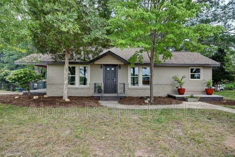 Foto principal - 1813 Old Easley Bridge Rd