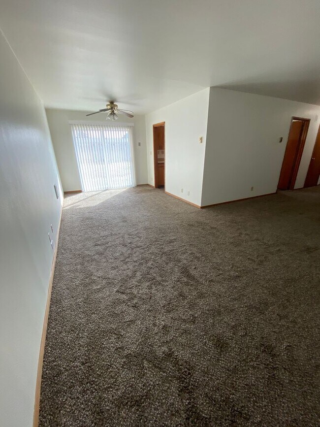 Foto del edificio - 8919 Travis Dr