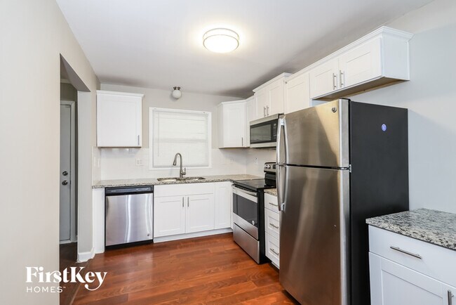 Building Photo - 1819 Rosewood Rd