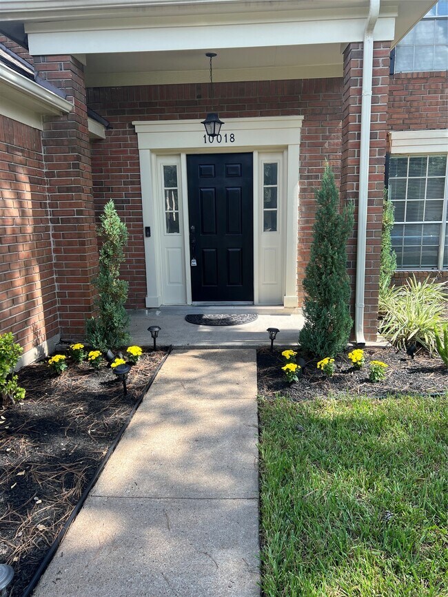 Foto del edificio - 10018 Storm Meadow Dr